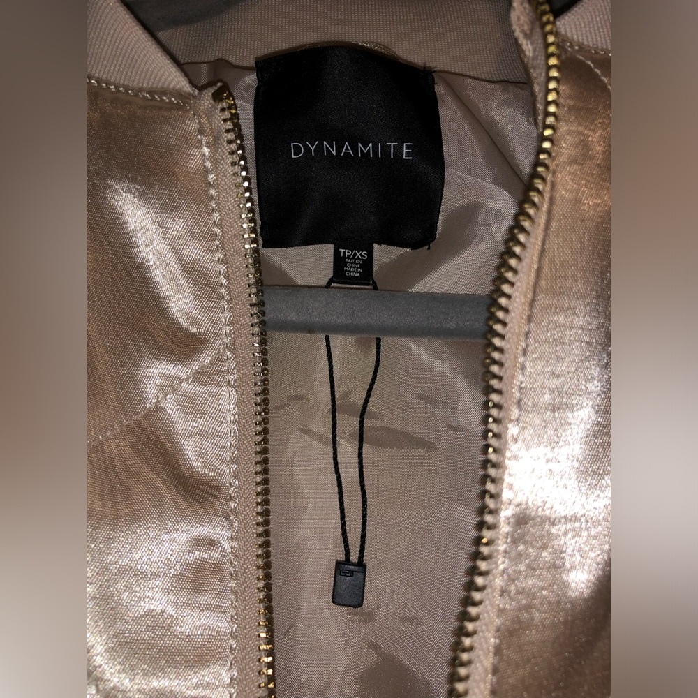 NWOT Dynamite Champagne Bomber Jacket Ribbed Puffer Details & Gold Hardware - XS - Picture 8 of 13